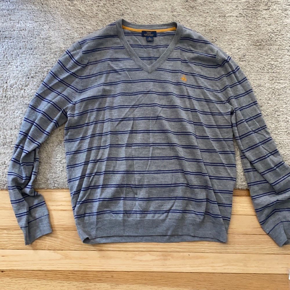Brooks Brothers V-Neck seater. Extra fine merino